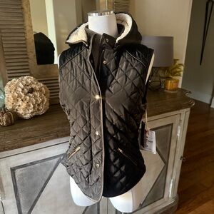 NWT Women's Quilted Black Vest with Hood